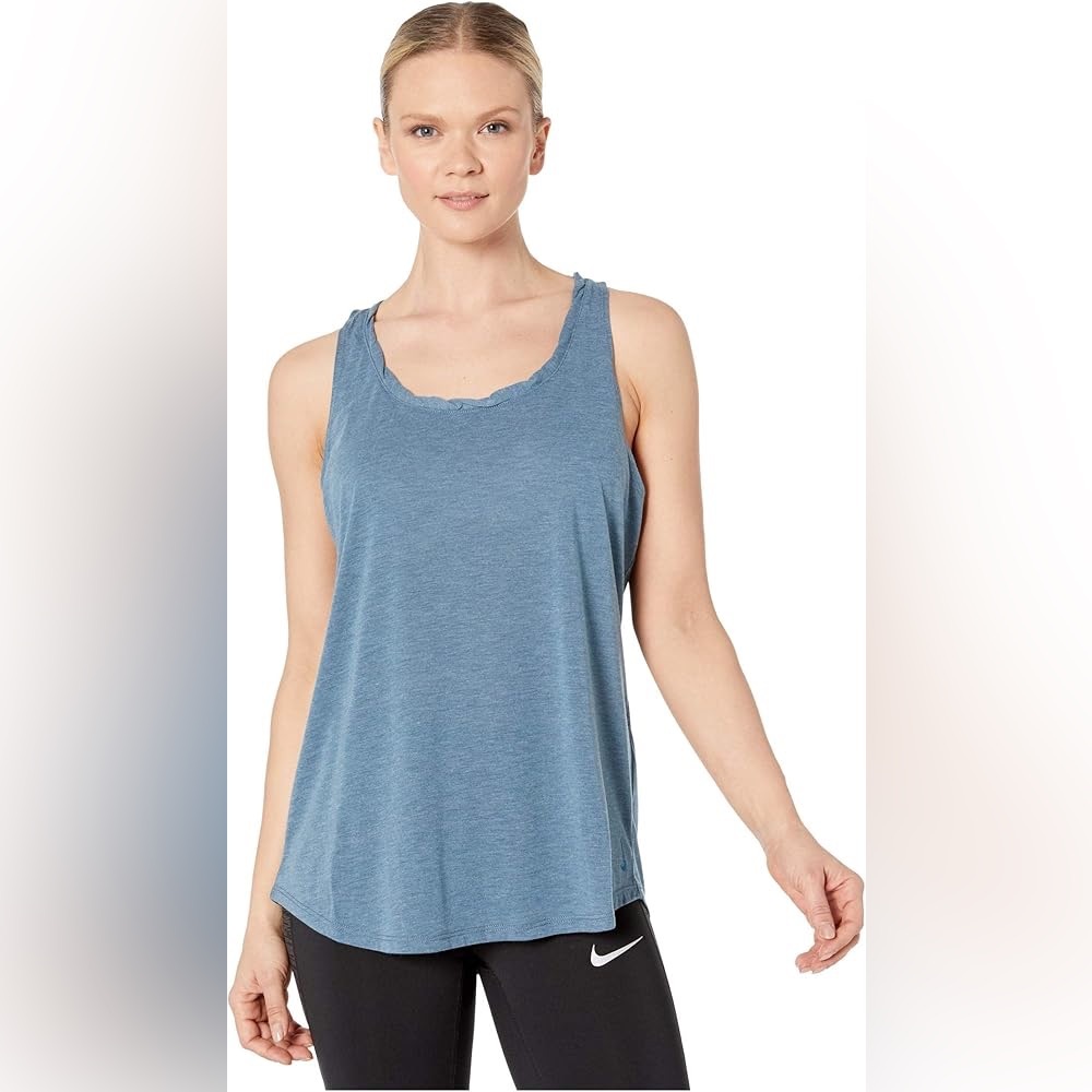 Nike Women's Yoga Twist Training Tank. Blue. Size Medium